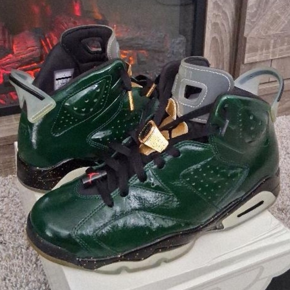 AUTHENTIC AIR JORDAN 6 CHAMPAGNE SIZE 8